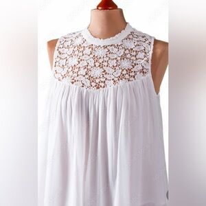 Forever 21 Flowy Lace Tank Top